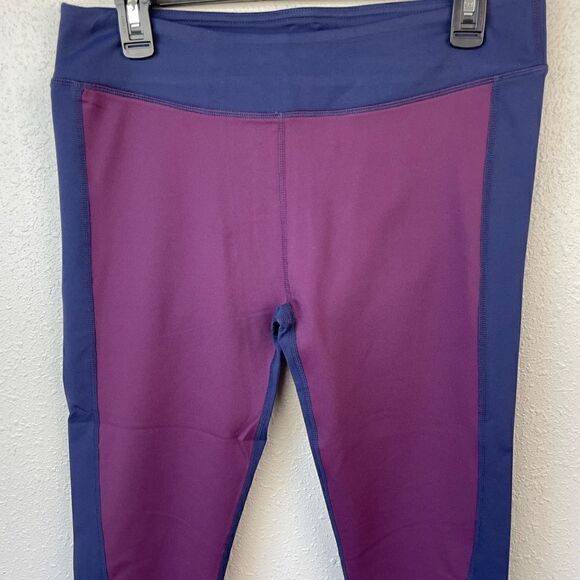 NWT Fabletics Blue and Purple Athletic Cropped Legging Pants Size L - Picture 2 of 5